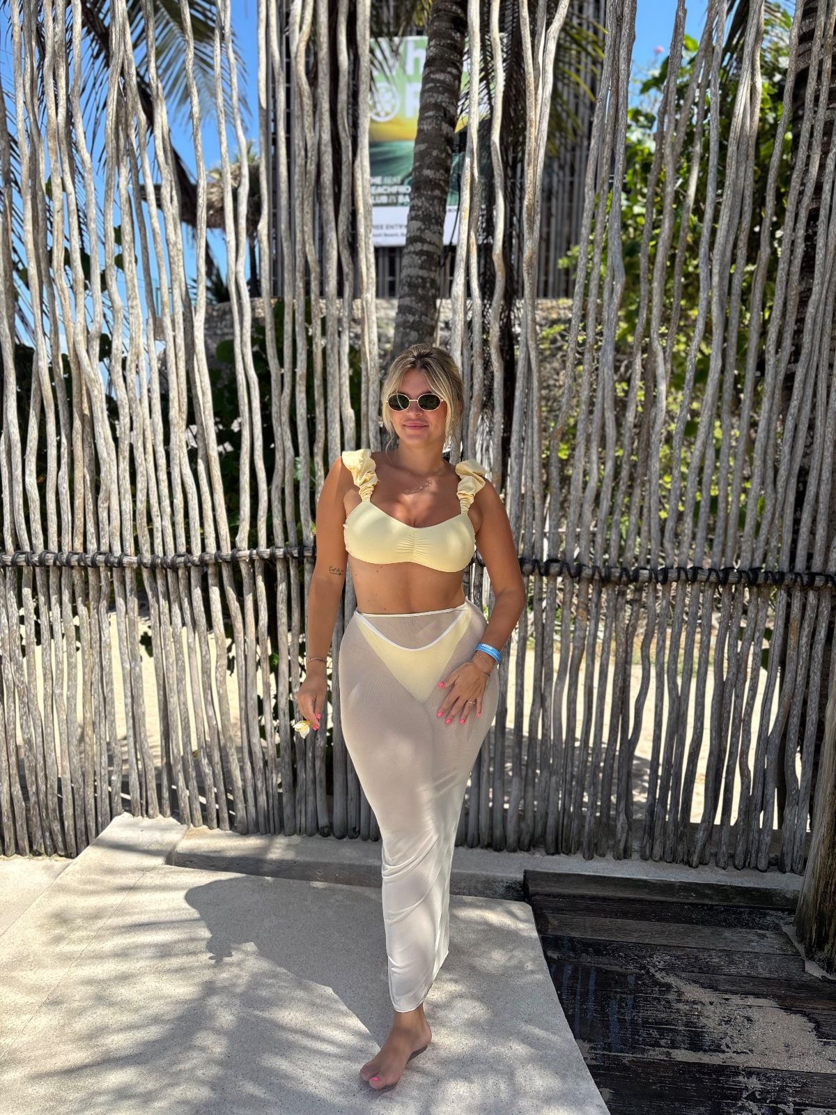 Melissa, Foto 2