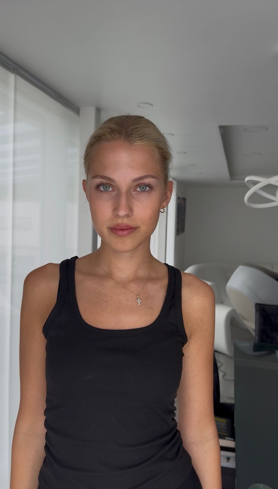 Ana, Foto 2
